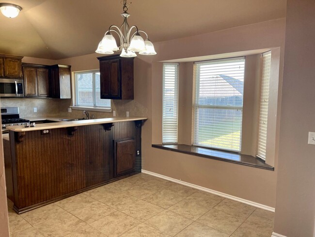 Building Photo - 3 br, 2 bath House - 513 SW 43rd St.