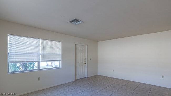 Building Photo - 3675 Estey Ave