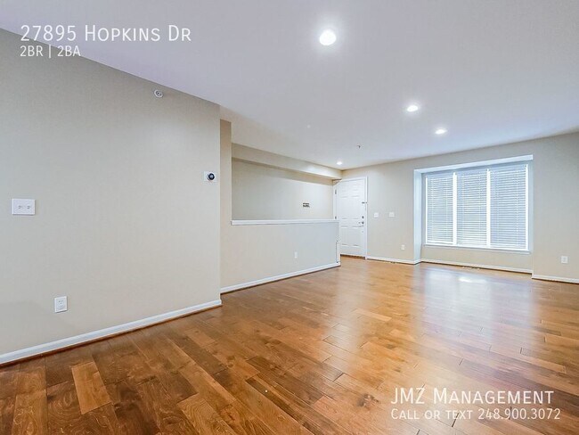 Building Photo - Welcome to this Charming 2-Bedroom, 2-Bath...