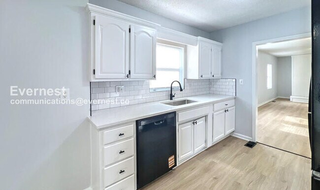 Foto del edificio - 907 S Cedar Ave