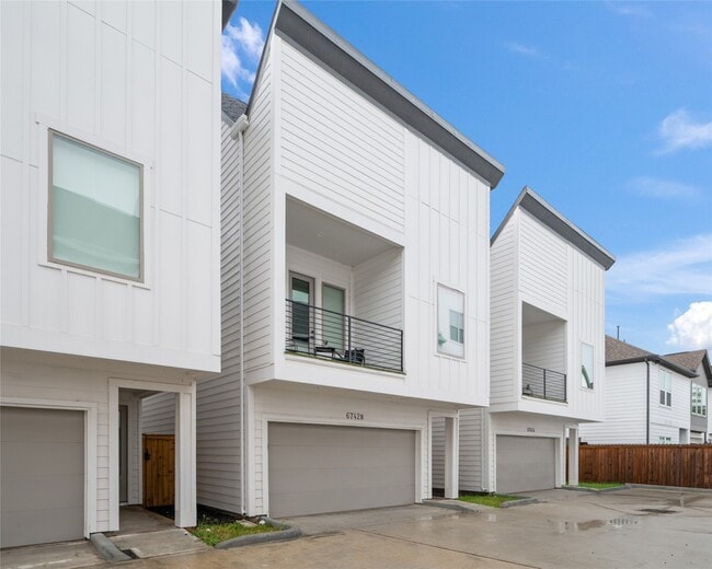 Foto del edificio - 6742 Peerless St