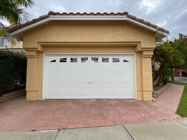 Foto del edificio - Spacious 3 Bedroom, 2 Bath located in Treasures of Caste Creek Community!