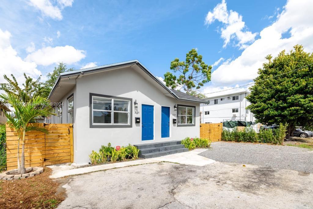 Foto principal - 2137 SW 4th St