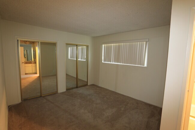 Foto del edificio - 4358 Berryman Ave