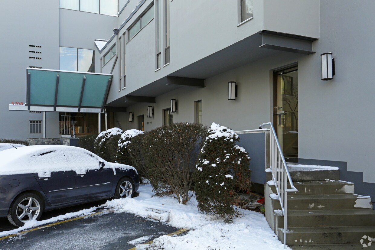 Foto del edificio - 5708 Walnut St