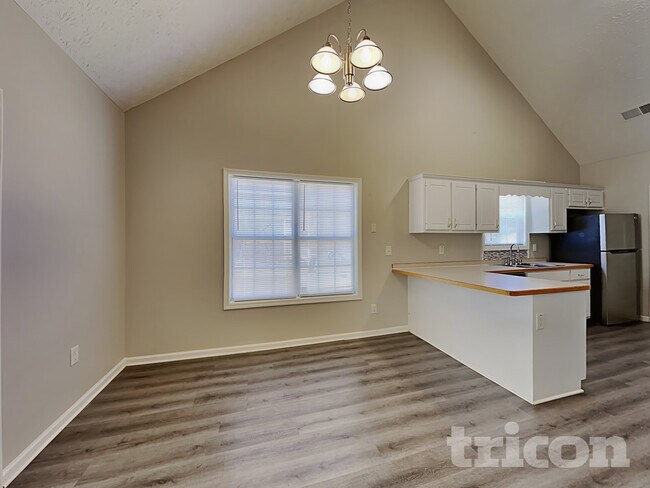 Building Photo - 70 Home Pl Dr