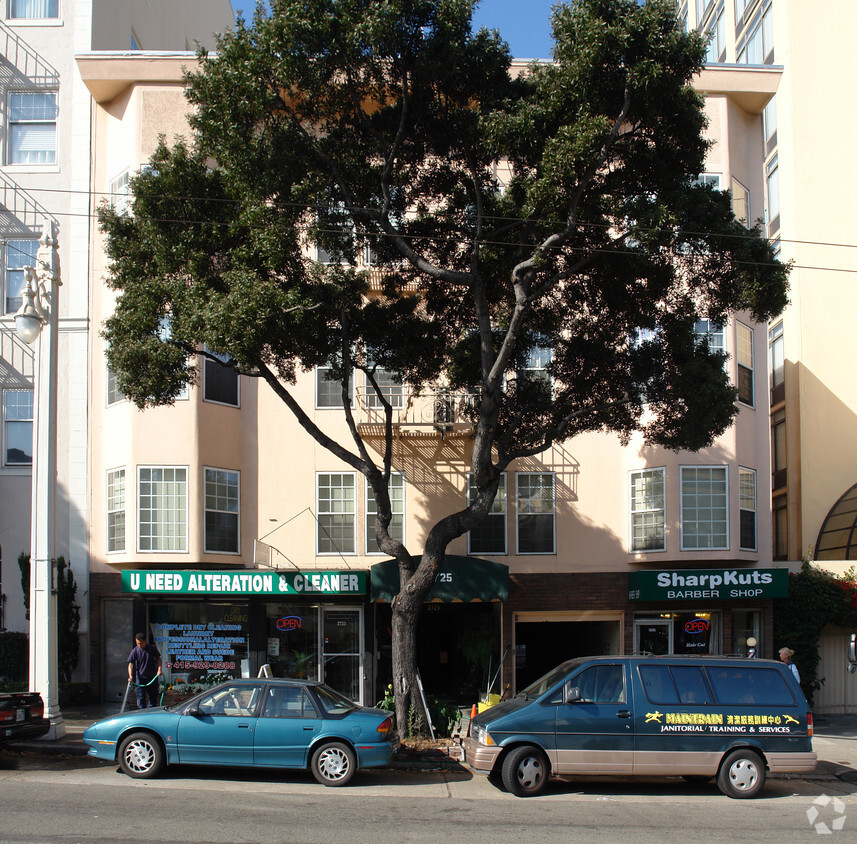Building Photo - 2723-2727 Van Ness Ave