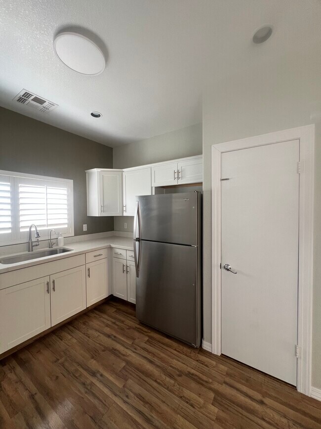 Foto del edificio - 7500 E Deer Valley Rd