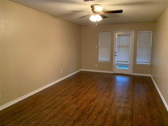 Foto del edificio - 2408 Emerald Ln