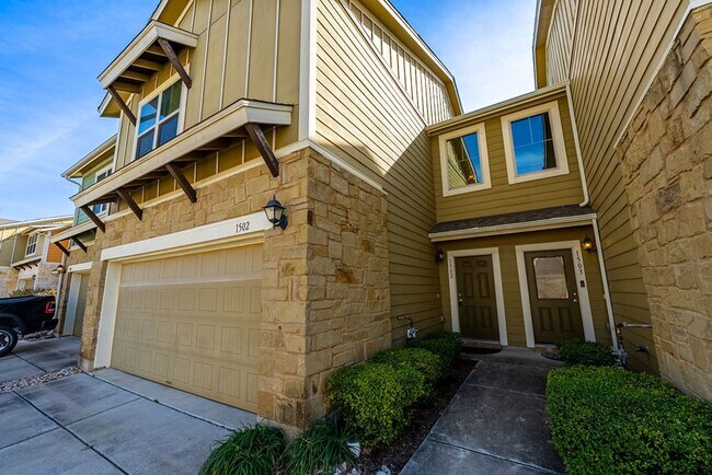 Foto del edificio - Charming 2 bed - 2.5 bath condo in Round R...