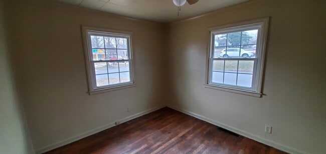 Building Photo - 4101 Peterson Ave