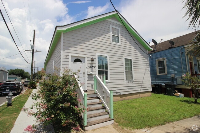 Building Photo - 3303 Toledano St