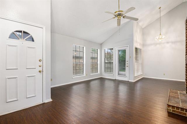 Building Photo - 10627 Tall Oak Dr