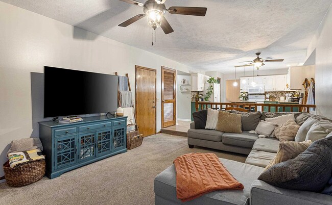 Foto del edificio - Gorgeous Millard Home!!