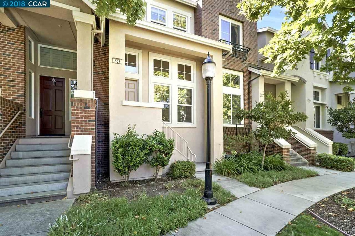 274 Wood St, Livermore, CA 94550 Condo for Rent in Livermore, CA