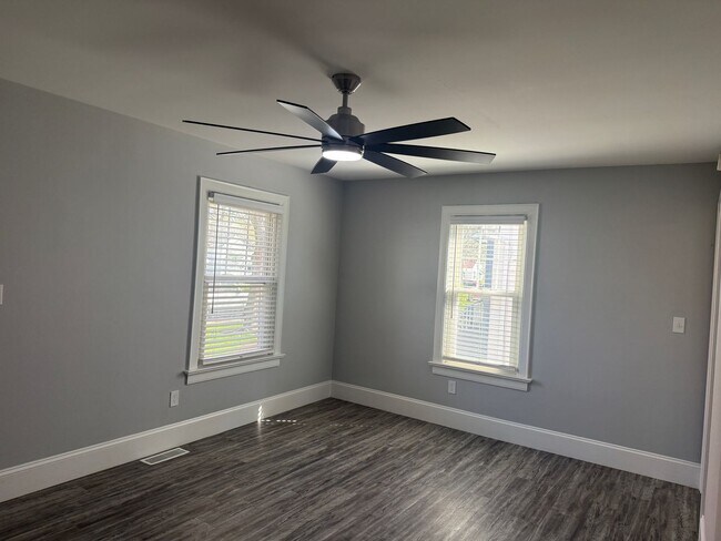 Foto del edificio - 3261 W 13th St