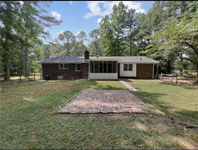 Building Photo - 86 Fair Oaks Dr SE