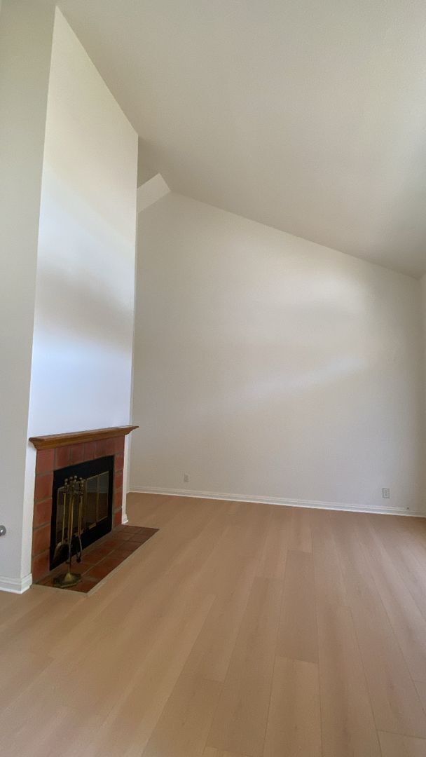 Foto del edificio - Quartz Hill Single Story Home (TENANT OCCUPIED - DO NOT DISTURB OCCUPANTS)
