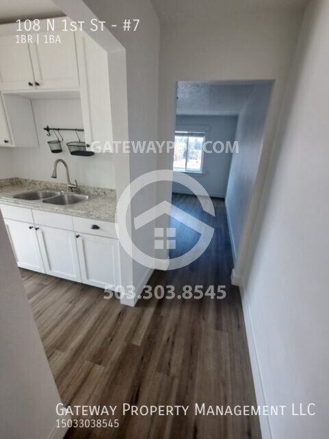 Foto del edificio - 108 N 1st St