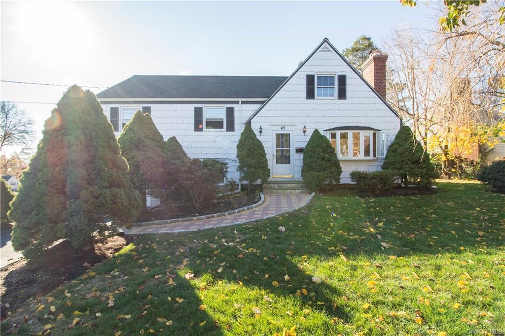 Primary Photo - 42 Tower Hill Dr