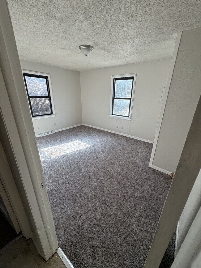 Building Photo - 1601 SE 22nd St