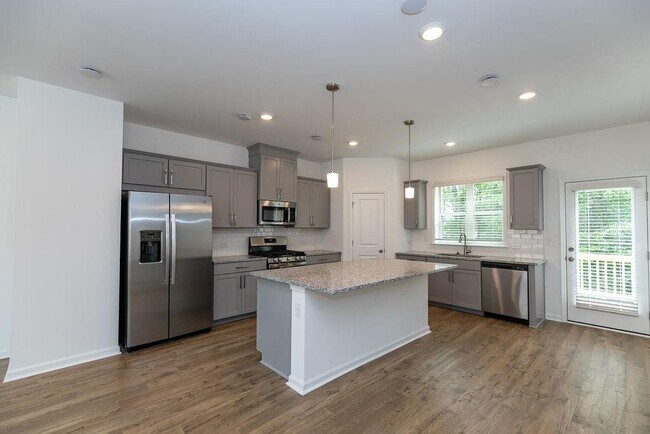 Building Photo - 1565 Brantin Dr