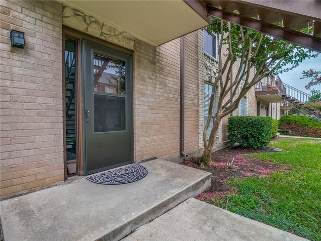 Foto del edificio - 4022 Ridglea Country Club Dr