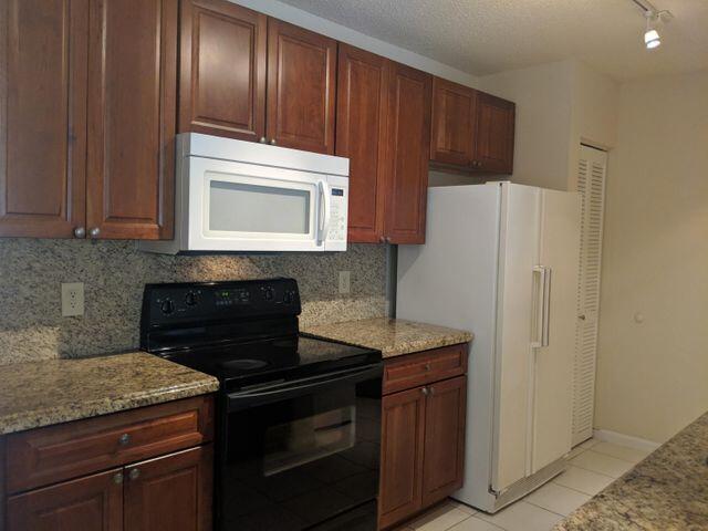 Building Photo - 1067 Goldenrod Rd
