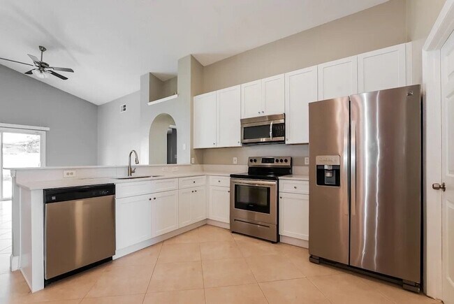 Foto del edificio - 11877 Hatcher Cir