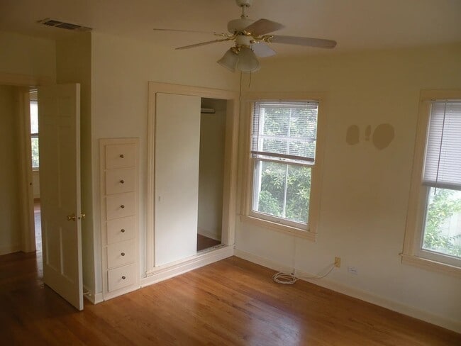 Building Photo - 241 W Norwood Ct