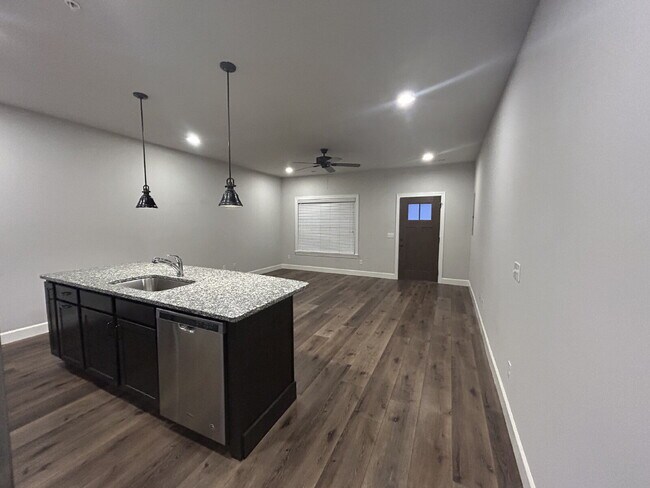 Building Photo - 1 BD 1 BA CONDO AVAILABLE AT PEACEFUL CYPRESS RIDGE LOCATION
