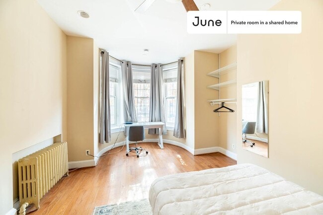 Building Photo - Room in Shared 8 bed/3.5 bath home