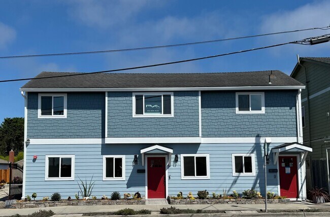Building Photo - 797 Main St