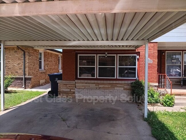 Photo - 2801 SW 51st St House
