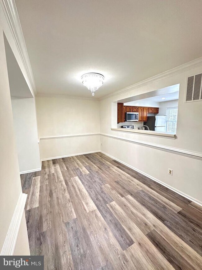 Building Photo - 7537 Westmore Dr