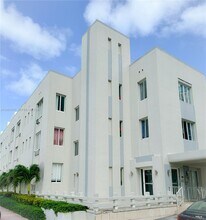 Building Photo - 3700 Collins Ave