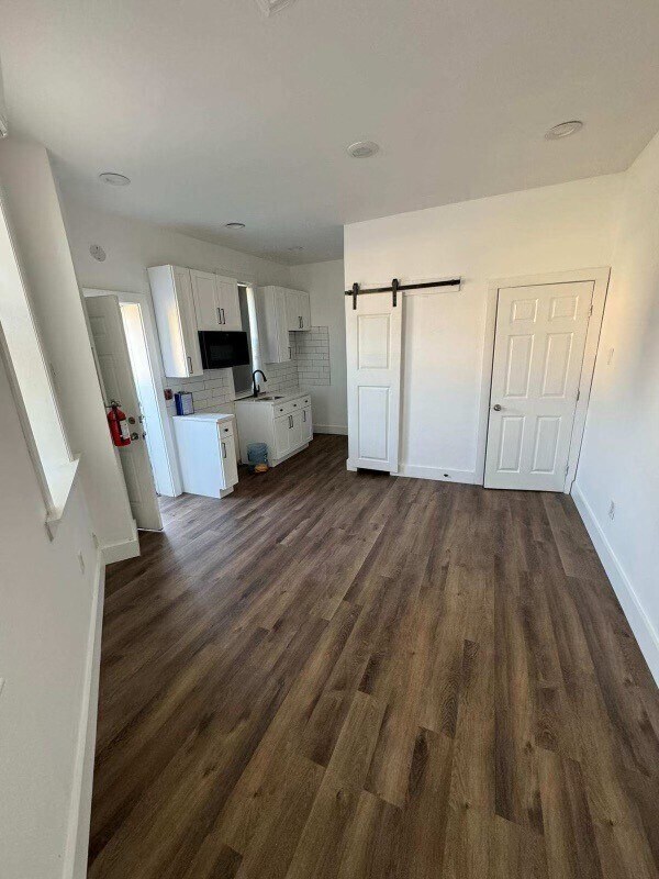 Foto principal - 2426 E Lehigh Ave
