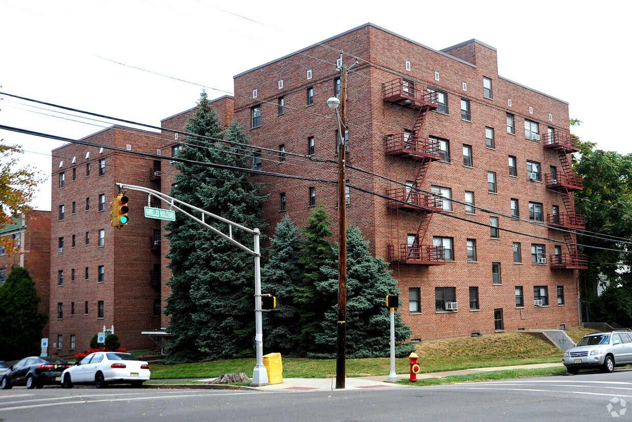 King Alfred Apartments Apartments Passaic, NJ