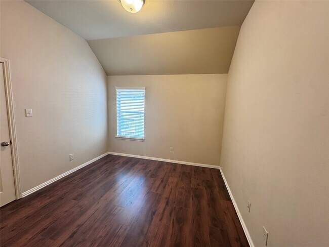 Foto del edificio - 22010 Rustic Canyon Ln