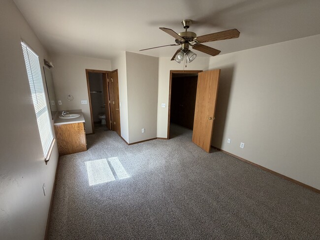 Building Photo - 2721 SE 89th Ter