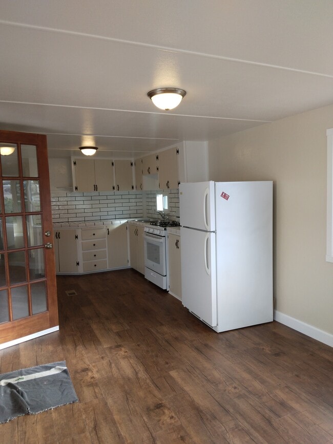 Building Photo - 3300 Portola Dr
