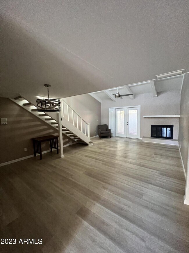 Foto del edificio - 16 E Manzanita Dr