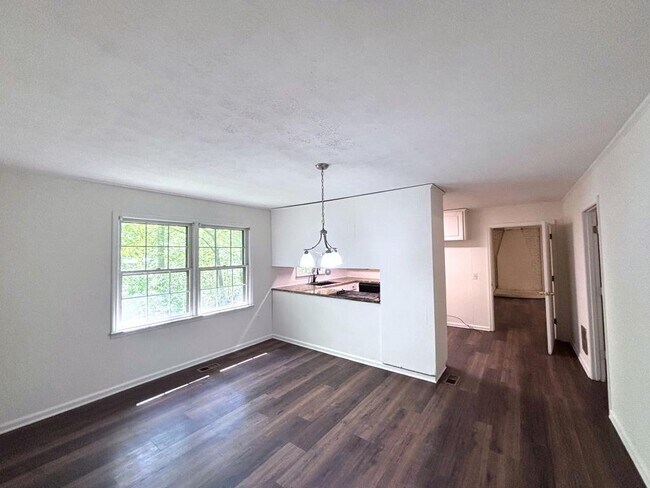 Building Photo - 3545 Gilleland Ext