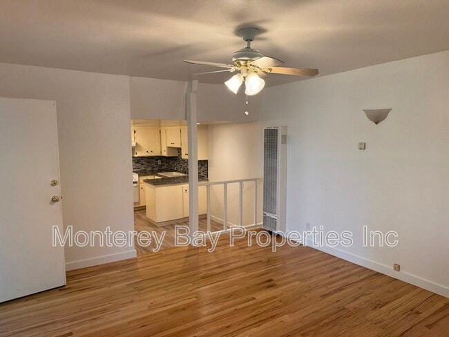 Building Photo - 395 Tabor Dr