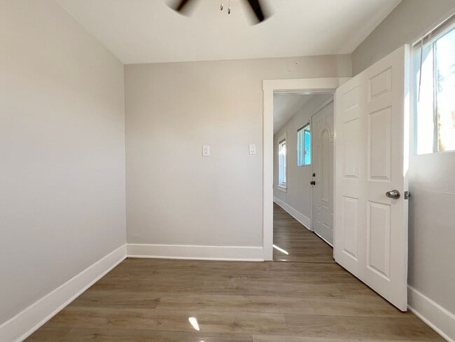 Foto del edificio - 2384 Linden Ave