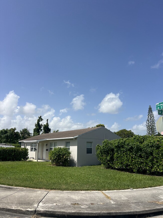 Building Photo - 11700 SW 221st St Rd