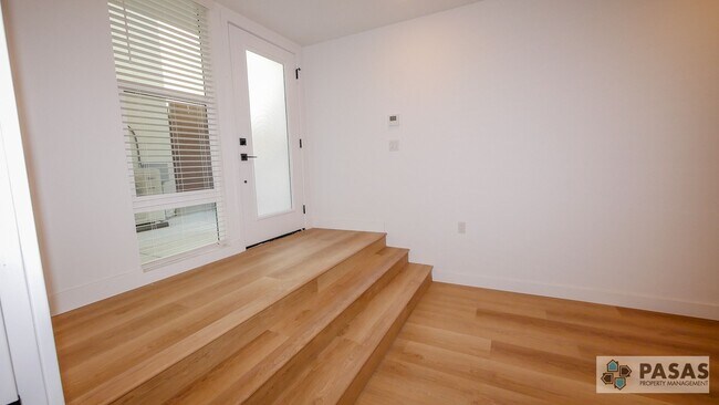 Foto del edificio - Brand-New Modern Studio in Prime North Park – Sleek Finishes & Mini-Split Comfort