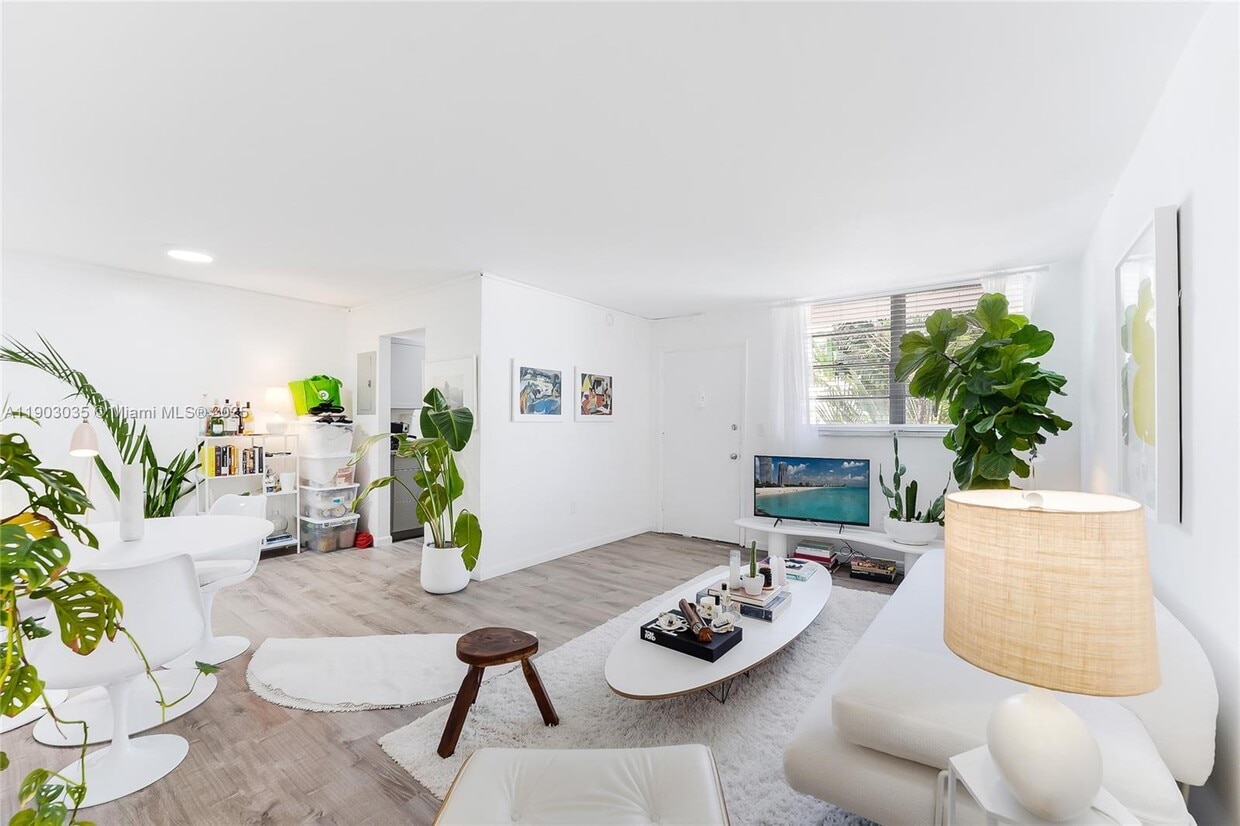 Foto principal - 301 Jefferson Ave