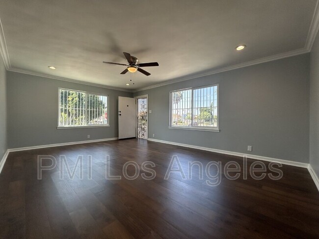 Foto del edificio - 8120 Stanford Ave