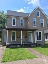 Building Photo - 125 E Riverside Dr